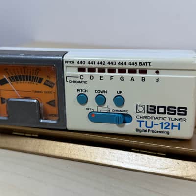 Boss TU-12H Chromatic Tuner - White image 2