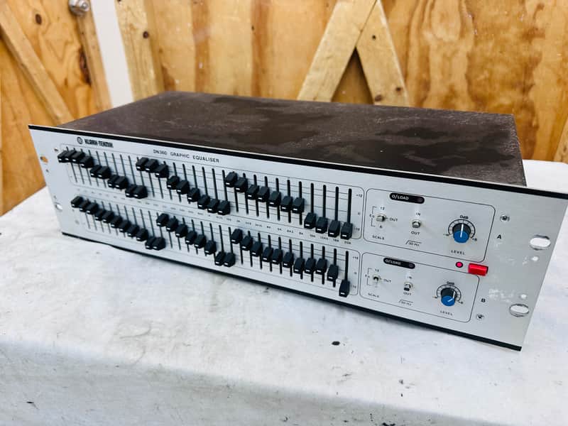 Immagine Klark Teknik DN360 2-Channel 31 Band Graphic Equalizer - Tested & Working #4669 - 1