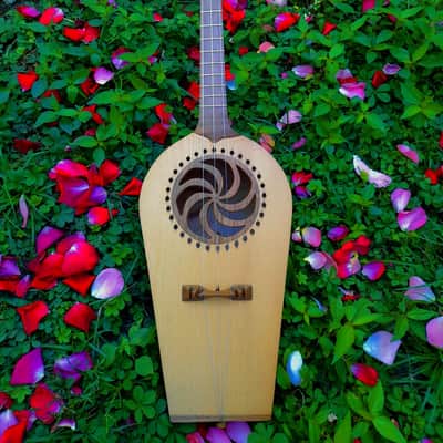 Georgian folk music instrument Panduri | String instrument Panduri | ფანდური | Fanduri image 1