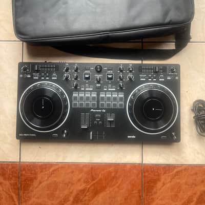 Pioneer DDJ-REV1 2-Channel DJ Controller 2022 - Present - Black image 1