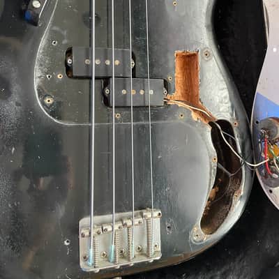 Fender Precision Bass with Rosewood Fretboard 1970 - 1983 - Black image 22