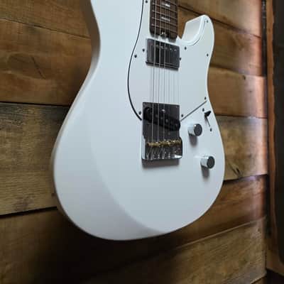 Yamaha PACS+11S Pacifica Standard Plus Electric Guitar - White w/ Gig Bag image 1