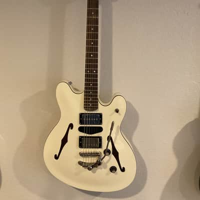 Squier Affinity Starcaster 2019 - Present Olympic White image 1