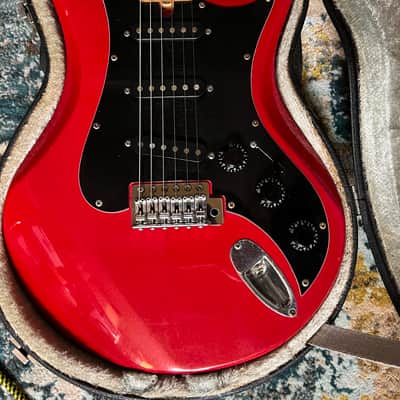1983 Vantage Avenger AV-330 in Red — includes OHSC Hard Case! image 4