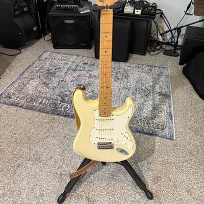 Fender Stratocaster 2001 - American Standard Yellow Maple Neck image 1