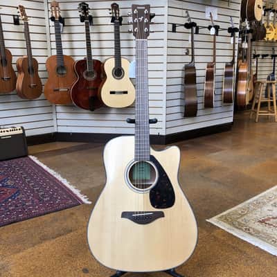 Yamaha FGX800C Solid Top Dreadnought Acoustic-Electric Natural image 4