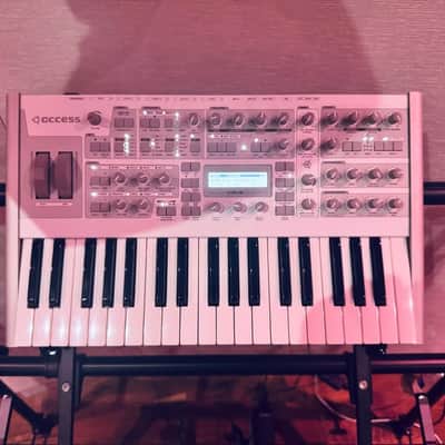 Access Virus TI2 Polar 37-Key Digital Synthesizer White image 3