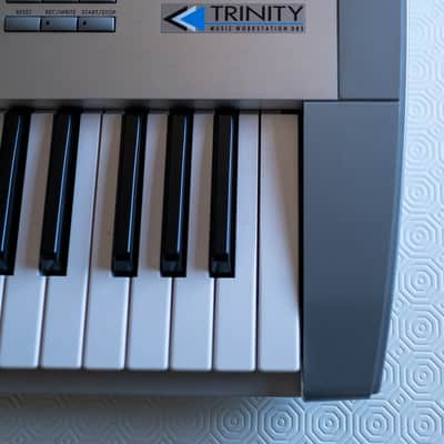 Korg Trinity V3 61-Key 32-Voice Polyphonic Workstation 1998 - Silver image 8