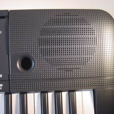 Yamaha PSR-E263 61-Key Portable Keyboard 2017 - Present - Black image 10