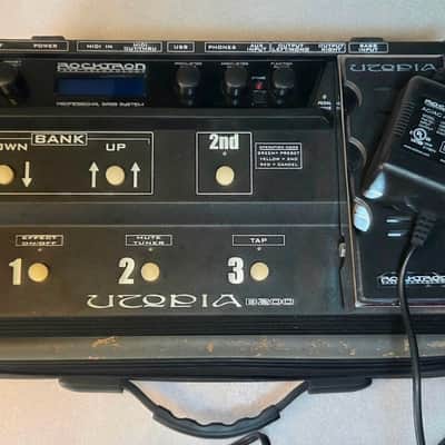 Rocktron Utopia B200 Bass Guitar Effects Processor Pedalboard w/Case - (Make OFFER!) image 2