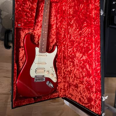 Fender Deluxe Stratocaster HSS 2020 Candy Apple Red with Hard Case image 1