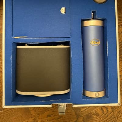 Blue Bottle Tube Mic with B6 Capsule AND CAPS AND CARRYING CASE - Blue image 7