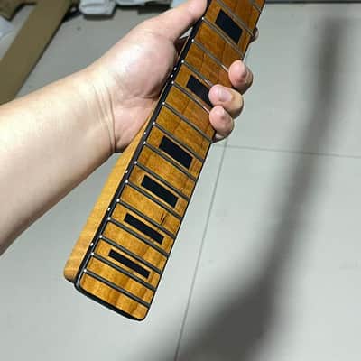 black binding stainless steel 22 fretsReverse headstock 22 frets Roasted flame Maple guitar neck 25.5 inch black block 25.5inch hole 10mm Radius:9.5inches.satin tele image 4