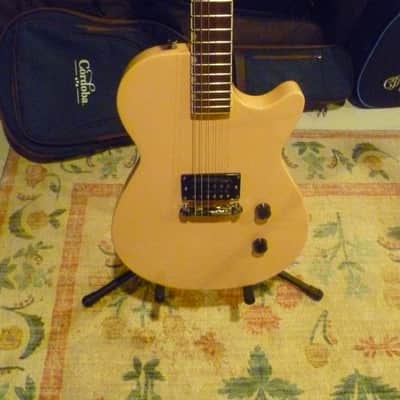 Gretsch with Humbucker Bridge Pickup V-Stoptail 2020 - Present - Light Pink Gloss image 1