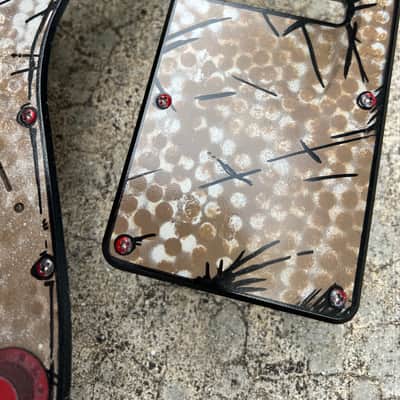 🎨 Custom Hand-Painted Stratocaster Pickguard Set (SSS) + Backplate — Rusted Relic Red-Core Design — 48/50/52mm Spacing image 13