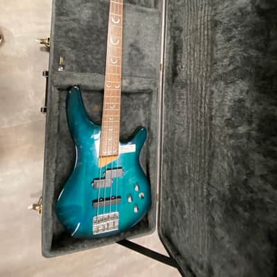 Dean DB-95 4-String Bass Green image 2