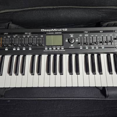 Behringer DeepMind 12 49-Key 12-Voice Polyphonic Analog Synth w/Gator carry case