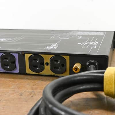 Monster Power PRO 2500 PowerCenter 10-Outlet Power Conditioner CG0119X image 7