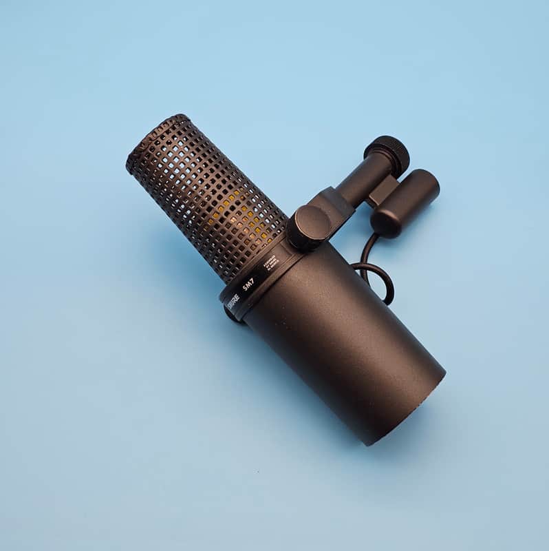 Shure SM7 Cardioid Dynamic Microphone