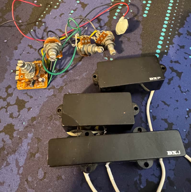 Ibanez Dynamix P/J Pickups with Phat II Preamp 2000-2004 - Black image 1