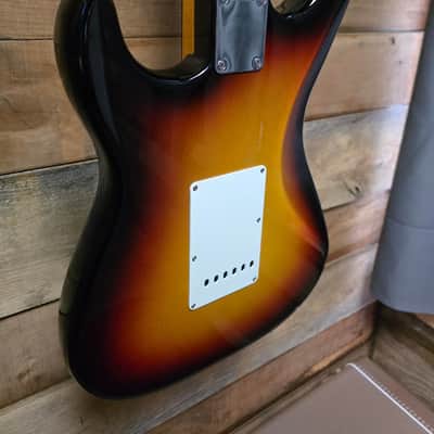 Fender American Vintage II 1961 Stratocaster (Pre-Owned) - 3-Color Sunburst w/ Case image 17