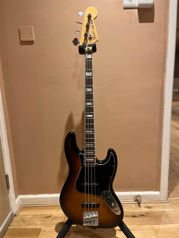 Fender Classic Series '70s Jazz Bass 2008 - 2016 - 3-Color Sunburst image 1