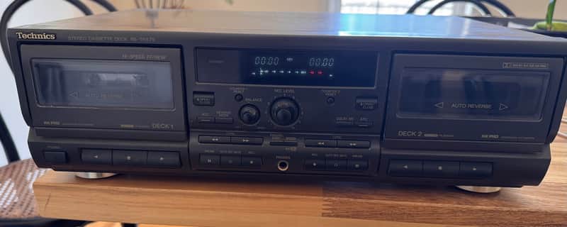 Technics STEREO CASSETTE DECK RS-TR575 90s - Black image 1