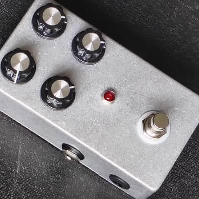 Moresound FLUX overdrive Pedal Based on Mesa Boogie Flux Drive Tone, price include the import duty for US buyer