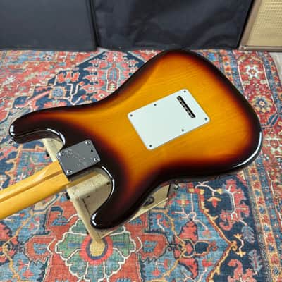 Fender USA Stratocaster 3 Tone Sunburst w/TBX - 1987 image 19