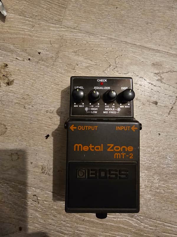 Boss MT-2