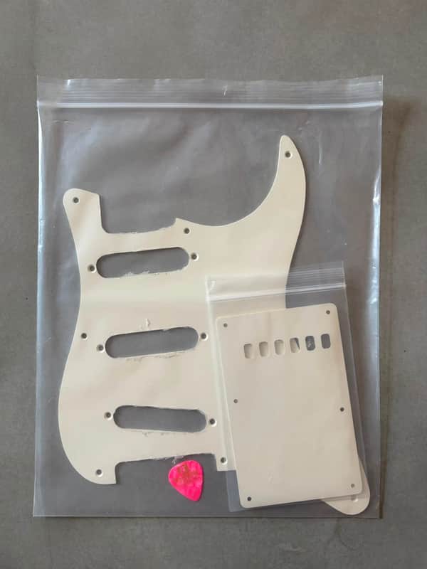Pickguardian Stratocaster