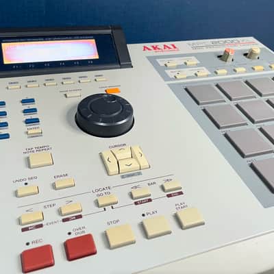 Akai MPC2000XL MIDI Production Center - Grey 32MB RAM
