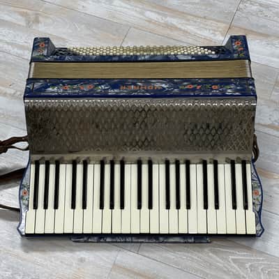 1930-1934 Hohner 41-key Piano Accordion image 8