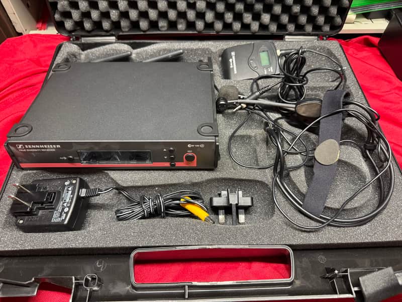 Sennheiser EW100 G3 Transmitter, Receiver, 2 Headsets image 1