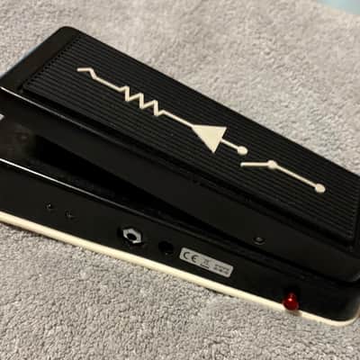 Dunlop MC404 CAE Custom Audio Electronics Wah 2010 - Present - Black image 3