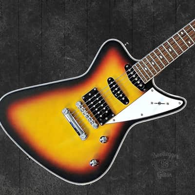 Bootlegger Guitar Hounder. Black Cherry Honey Burst Stiletto Case & Flask image 4