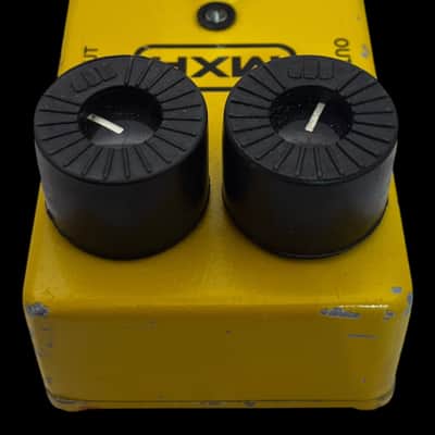 MXR M104 Distortion + 1995 - Present - Yellow X7610 image 3
