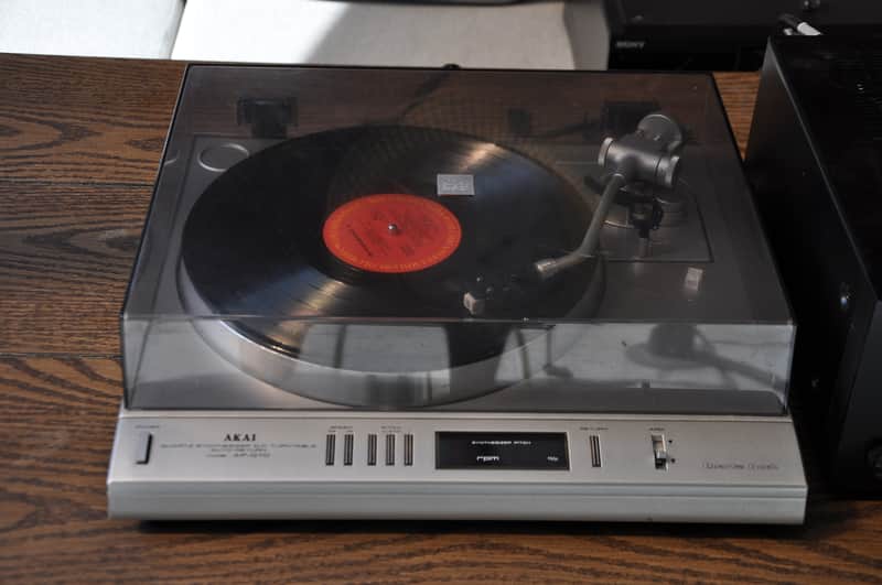Akai AP-Q70 direct drive, quartz synthesizer, auto return image 1