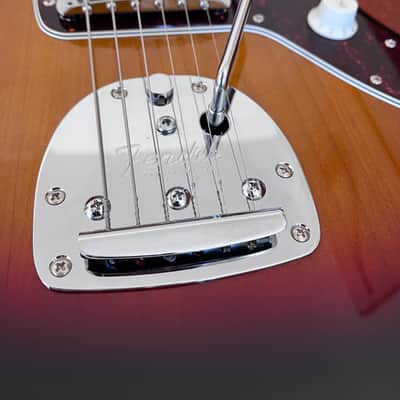 Fender Made in Japan Heritage 60s Jazzmaster 2026 - 3-tone Sunburst image 4