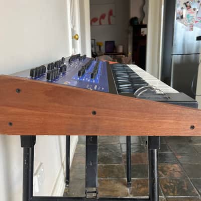 Dave Smith Instruments Poly Evolver 61-Key 4-Voice Polyphonic Synthesizer 2005 - 2011 - Blue with Wood Sides image 10
