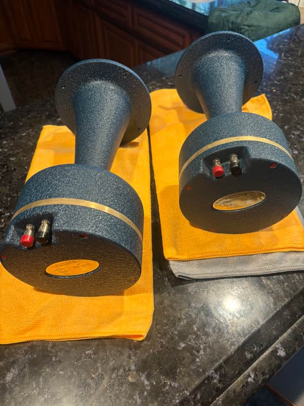 JBL LE85 Drivers & H91 Horns 16 Ohms Blue Speakers Olympus Apollo ** PAIR  ** image 1