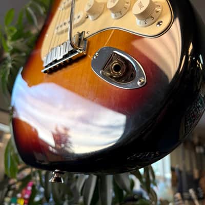Fender American Stratocaster Maple 2004 - 3 Tone Sunburst image 8