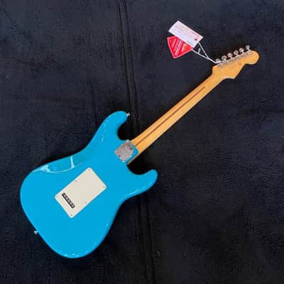Fender American Professional II Stratocaster Left-Handed RW Miami Blue 8lbs, 3oz US210038393 image 6
