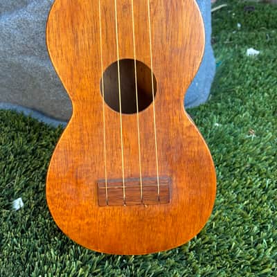 Leonardo Nunes Soprano ukulele 1900s - With original canvas case image 5