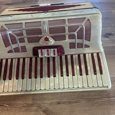 Regent Accordion Unknown (probably 1950"s) - White image 2
