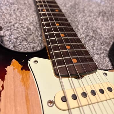 Fender Mike McCready Signature Stratocaster 2023 - Present - 3-Color Sunburst Relic image 3
