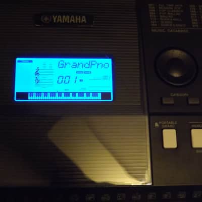 Yamaha PSR-E423 features cutoff/resonance controls image 6
