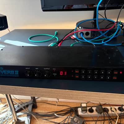 Alesis Midiverb II 16-Bit Digital Effects Processor 1990s - Black image 2