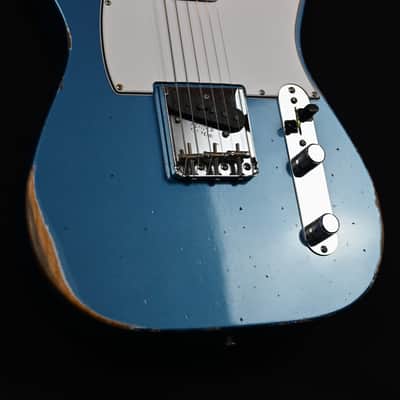 Fender Custom Shop 60's Telecaster from 2023 in Relic Lake Placid Blue with original hardcase image 4