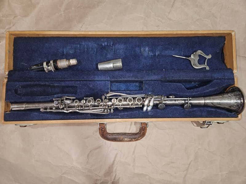 Cavalier American Silver-Colored Metal Clarinet, USA image 1